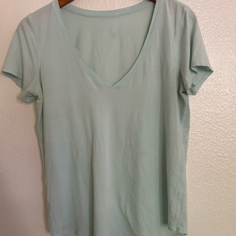 LuluLemon Lightweight Vneck